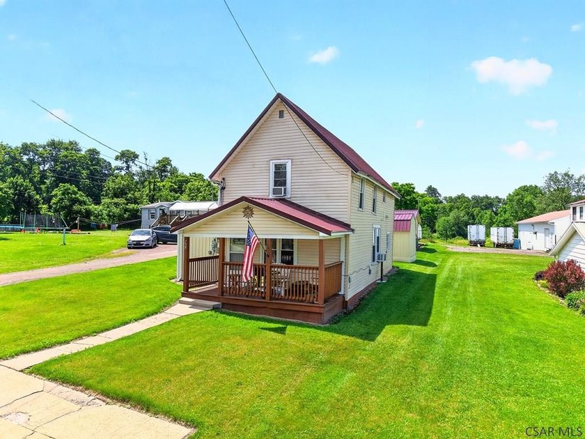 Charming, MOVE-IN-READY providing a functional layout perfect - photo 21