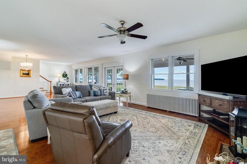 Welcome to an extraordinary waterfront experience in the - photo 23