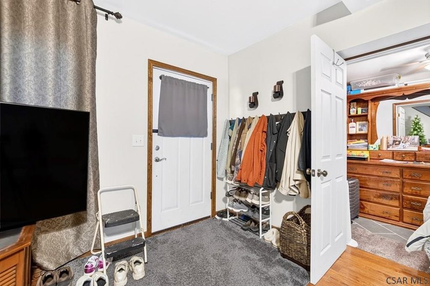 Charming, MOVE-IN-READY providing a functional layout perfect - photo 24