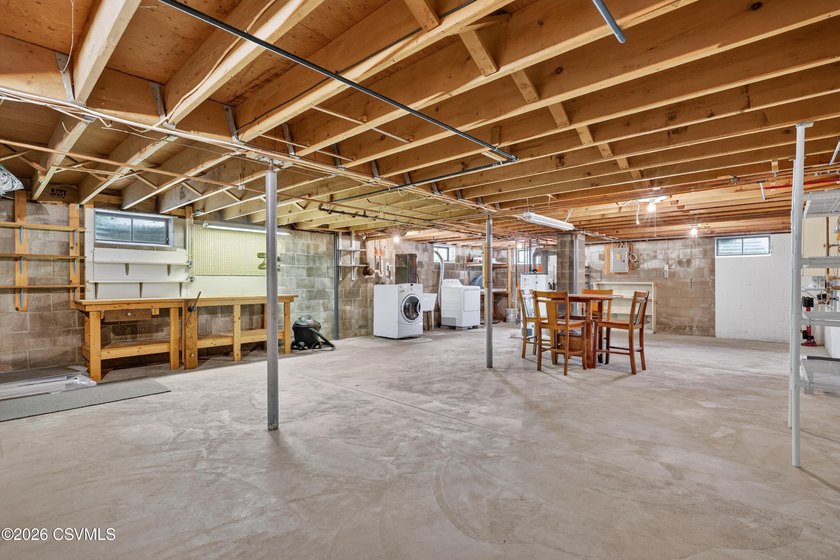 Perfectly remodeled, perfectly maintained, perfect location - photo 24