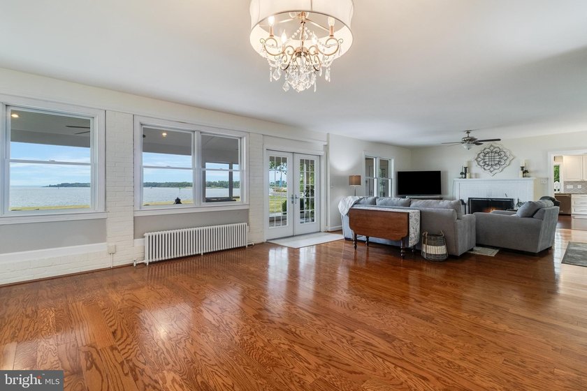 Welcome to an extraordinary waterfront experience in the - photo 24