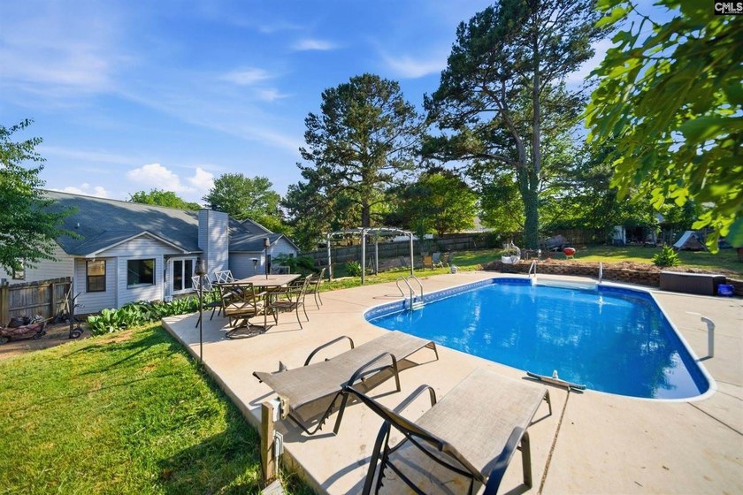 Tucked away in the sought-after Parkhurst section of Whiteford - photo 25