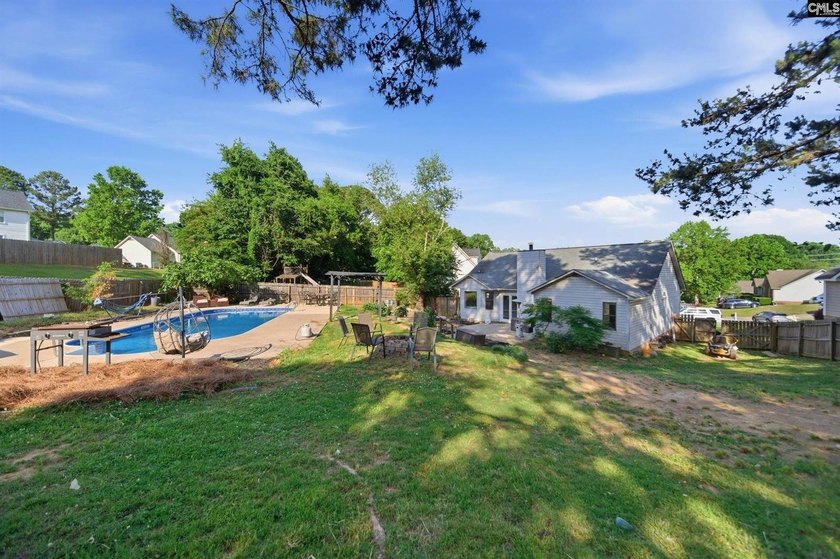 Tucked away in the sought-after Parkhurst section of Whiteford - photo 26