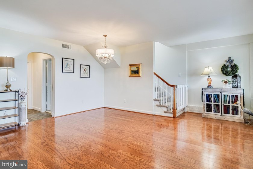 Welcome to an extraordinary waterfront experience in the - photo 26