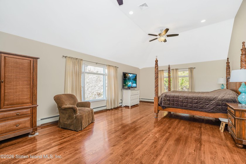 Welcome to 437 Lighthouse Ave! Exceptional custom-built luxury - photo 28
