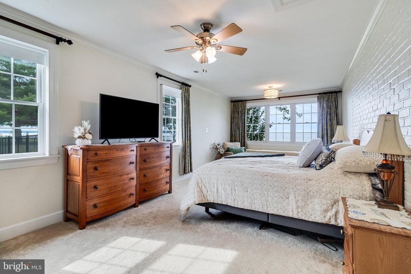 Welcome to an extraordinary waterfront experience in the - photo 29