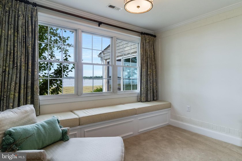 Welcome to an extraordinary waterfront experience in the - photo 30