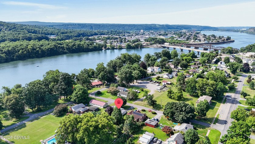 Perfectly remodeled, perfectly maintained, perfect location - photo 31
