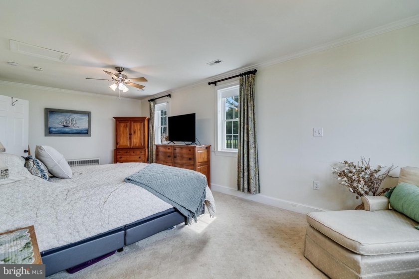 Welcome to an extraordinary waterfront experience in the - photo 31