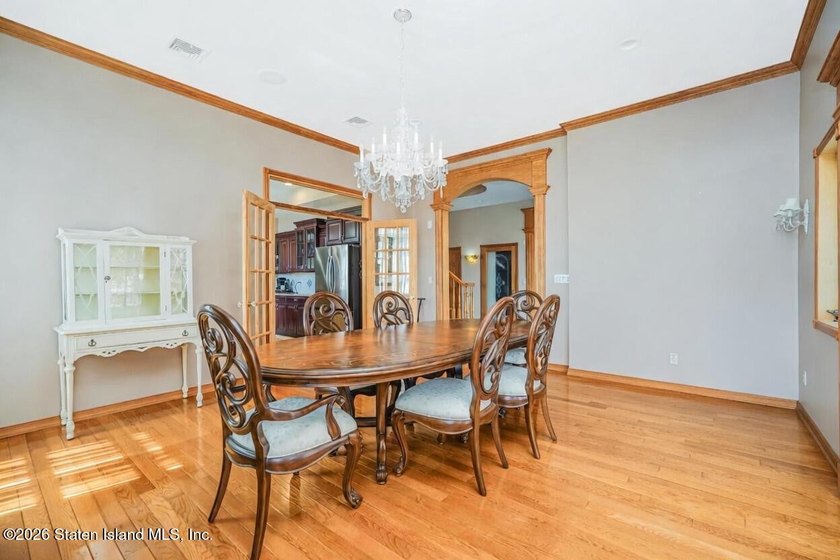Welcome to 437 Lighthouse Ave! Exceptional custom-built luxury - photo 32