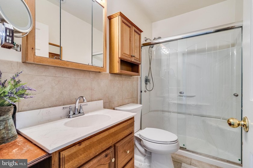 Welcome to an extraordinary waterfront experience in the - photo 34