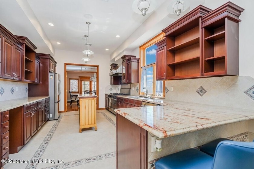Welcome to 437 Lighthouse Ave! Exceptional custom-built luxury - photo 35