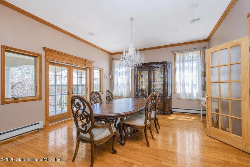 Welcome to 437 Lighthouse Ave! Exceptional custom-built luxury - photo 36