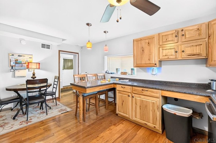 Charming, MOVE-IN-READY providing a functional layout perfect - photo 37