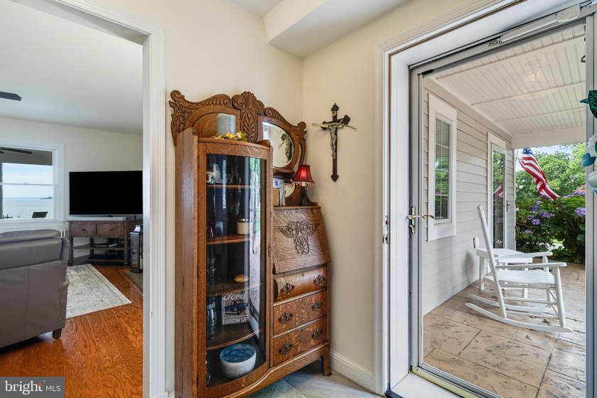 Welcome to an extraordinary waterfront experience in the - photo 37