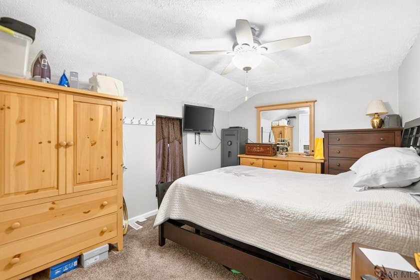 Charming, MOVE-IN-READY providing a functional layout perfect - photo 41