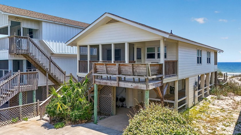 Experience the ultimate Pawleys Island lifestyle with this - photo 3