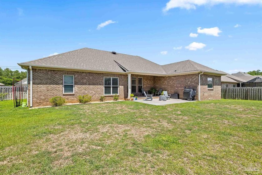 Located in the gated community of Huntington Creek, this - photo 48
