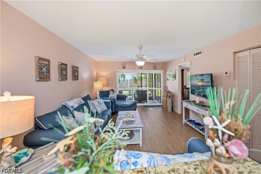 Welcome to your own little slice of paradise in Cape Coral! This - photo 4