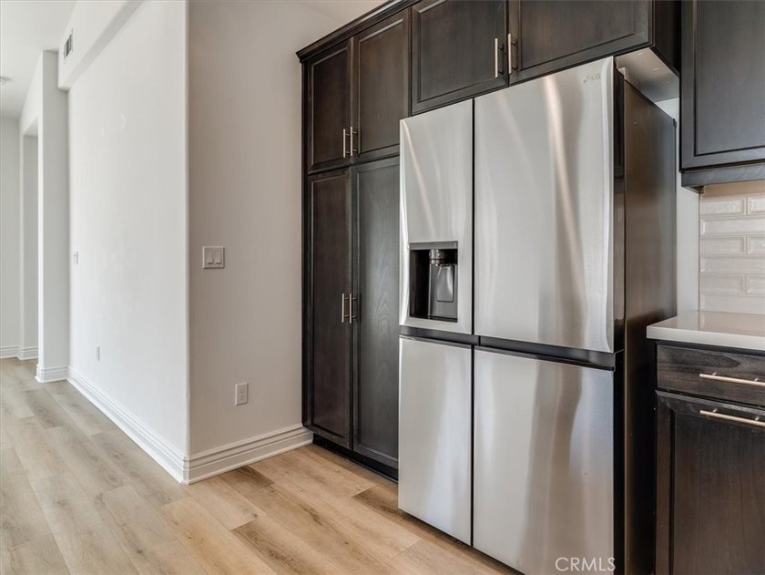 With 3 bedrooms, 2.5 bathrooms, dedicated office, 2,107 sqft of - photo 8