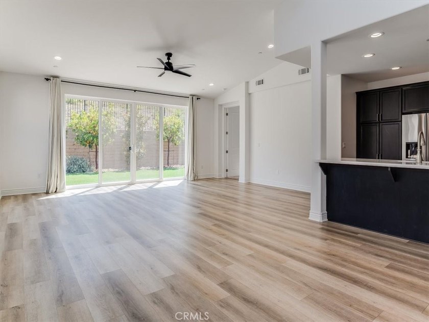 With 3 bedrooms, 2.5 bathrooms, dedicated office, 2,107 sqft of - photo 9