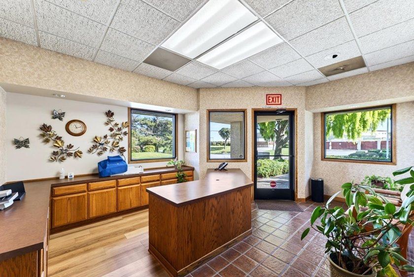 Rare opportunity to acquire two adjacent light industrial - photo 15