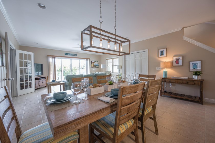 Beautifully maintained Golf Club home overlooking the 17th hole - photo 10