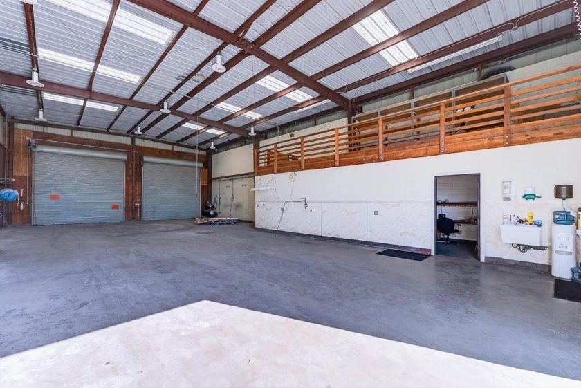 Rare opportunity to acquire two adjacent light industrial - photo 22