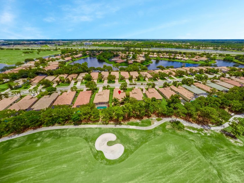 Lovely Furnished Home with Golf Course View. This 2 possible 3BD - photo 2