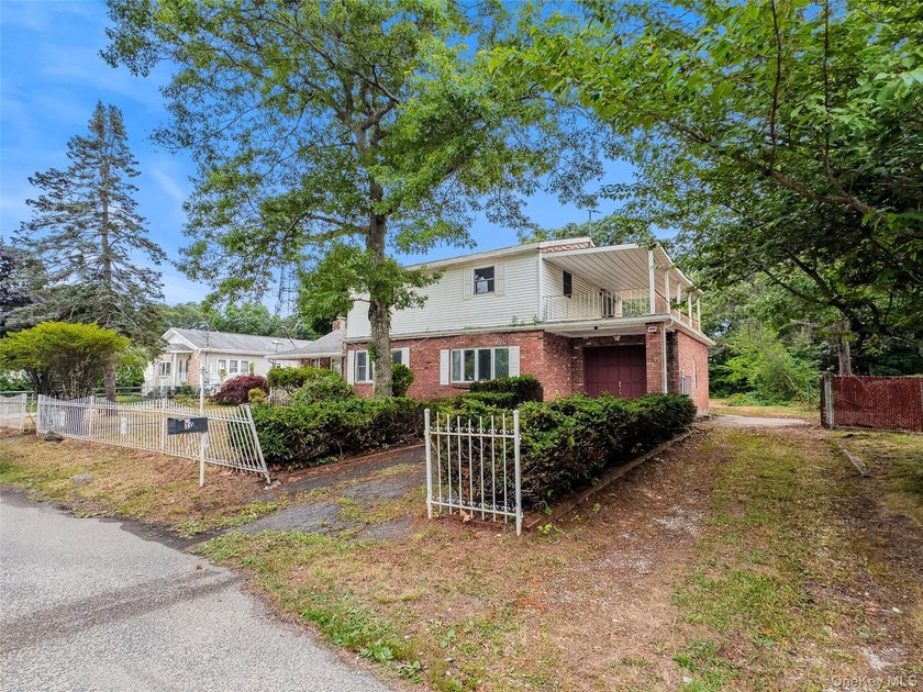 Bring your vision and transform this spacious colonial into the - photo 6