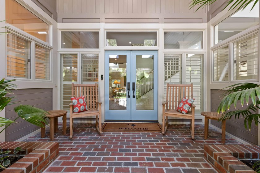 The beautiful, lovely, welcoming front entry is something you - photo 2