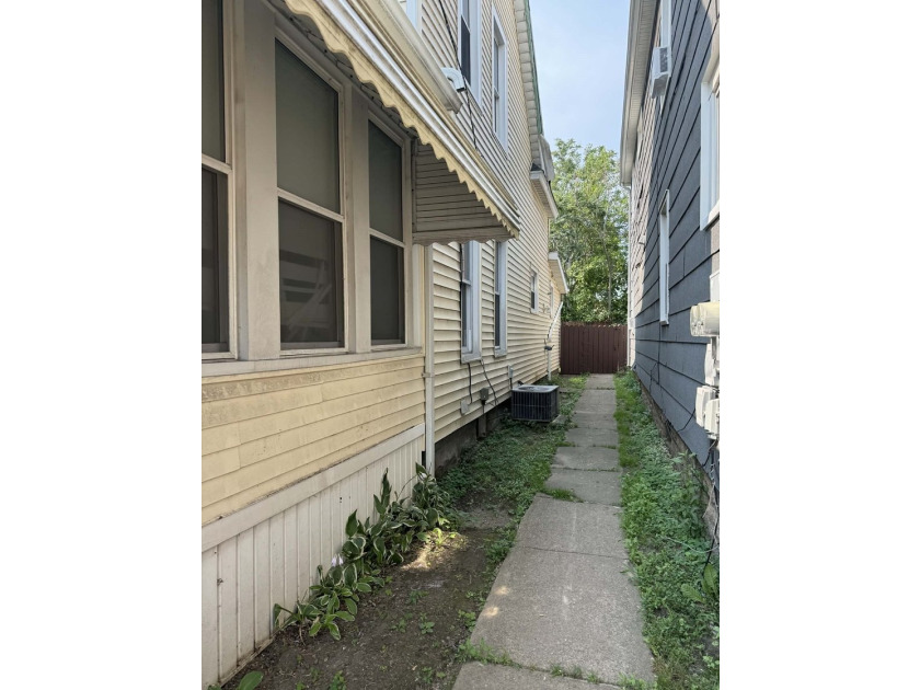 This City of Erie 2-unit has great curb appeal and will make a - photo 15