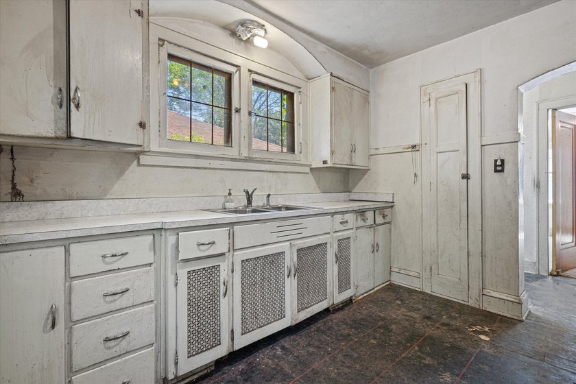 Rare Investment Opportunity in Whitefish Bay Steps From Lake - photo 16