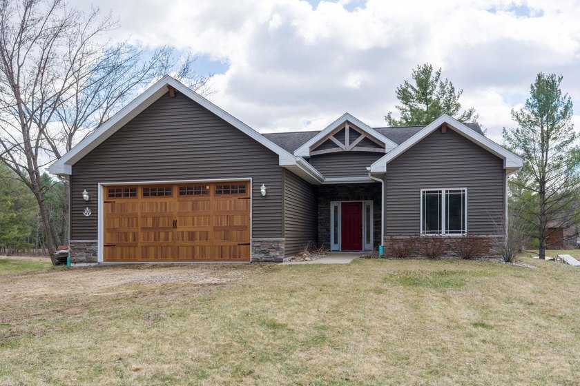 Live your best lake life at this stunning turnkey waterfront - photo 6