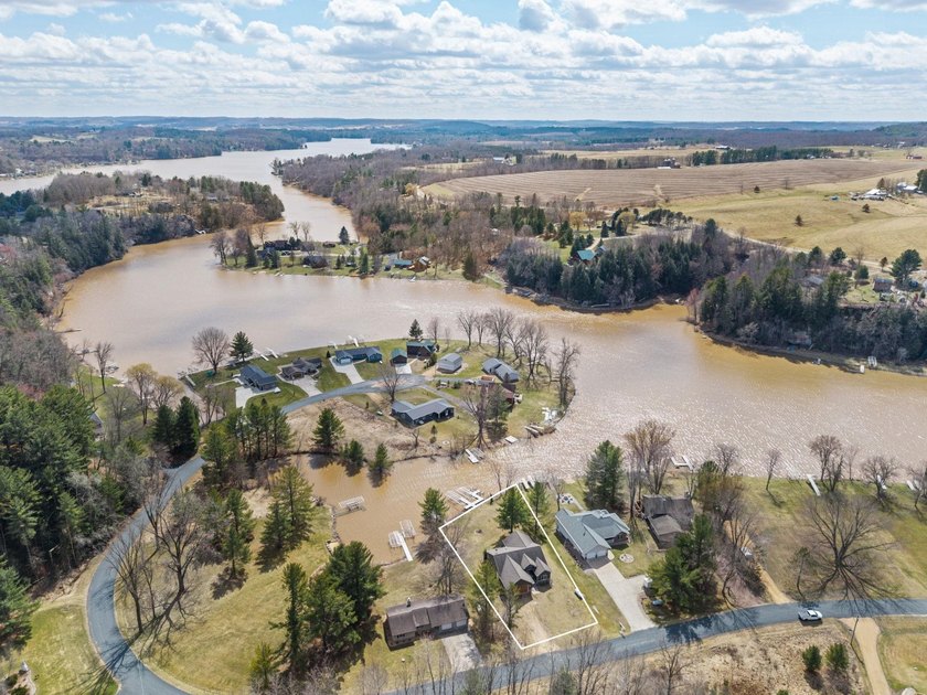 Live your best lake life at this stunning turnkey waterfront - photo 10