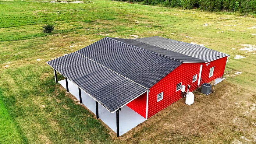 Escape to your own private country retreat on 13.33 breathtaking - photo 3
