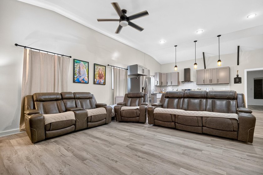 Escape to your own private country retreat on 13.33 breathtaking - photo 8