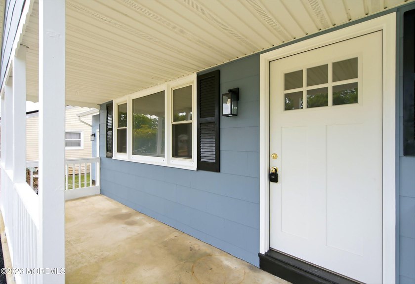 Welcome home to this beautifully updated 2-bedroom home - photo 4