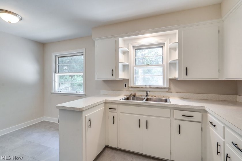 Come see this updated 3-bedroom, 1-bath home in Euclid! Recent - photo 4