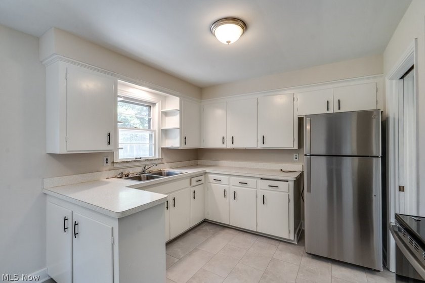 Come see this updated 3-bedroom, 1-bath home in Euclid! Recent - photo 7
