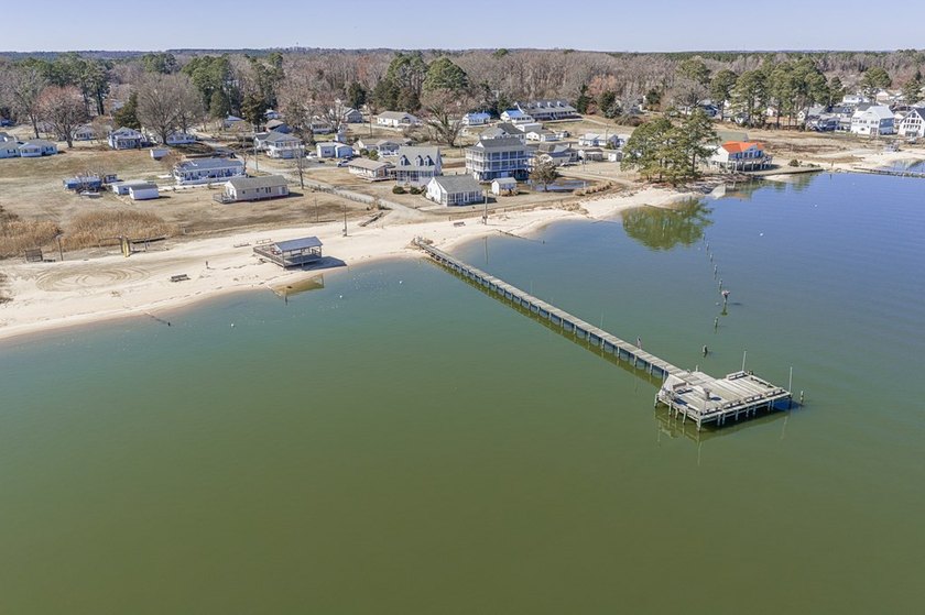 Renovated 4 Bedroom cottage in Rappahannock River Estates! Only - photo 6