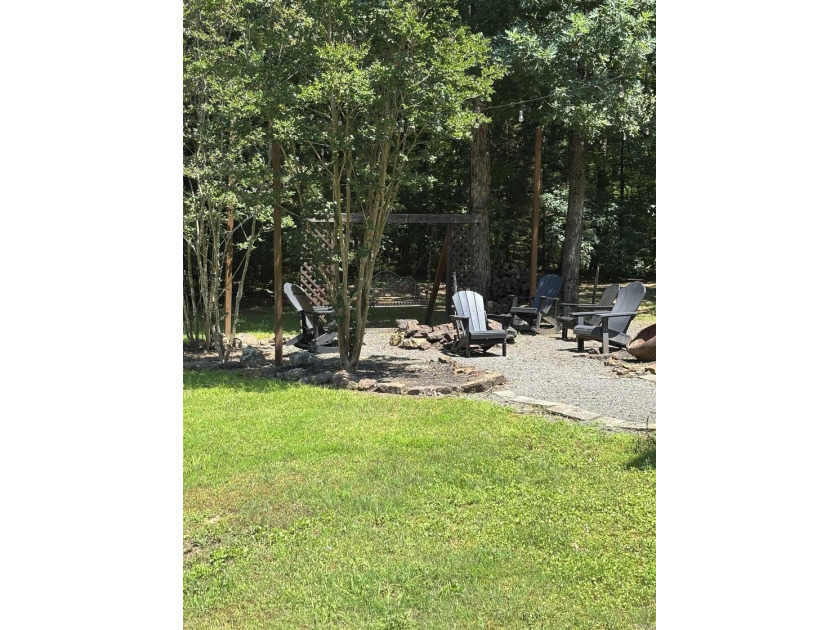 Enjoy being at your own Lake Home! This property features 3bdrm - photo 36