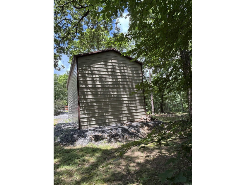 Enjoy being at your own Lake Home! This property features 3bdrm - photo 41