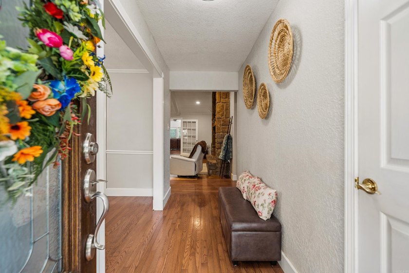 Welcome to this spectacular 5 Bedroom, 3.5 Bath custom home - photo 3