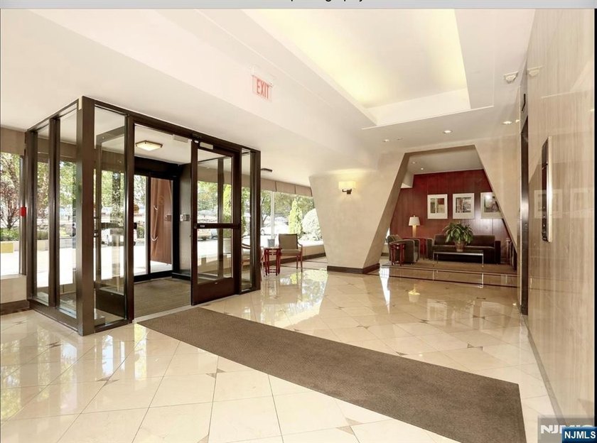 Horizon Road- Unit G-3 This 2 bedroom and 2 bath duplex up split - photo 2