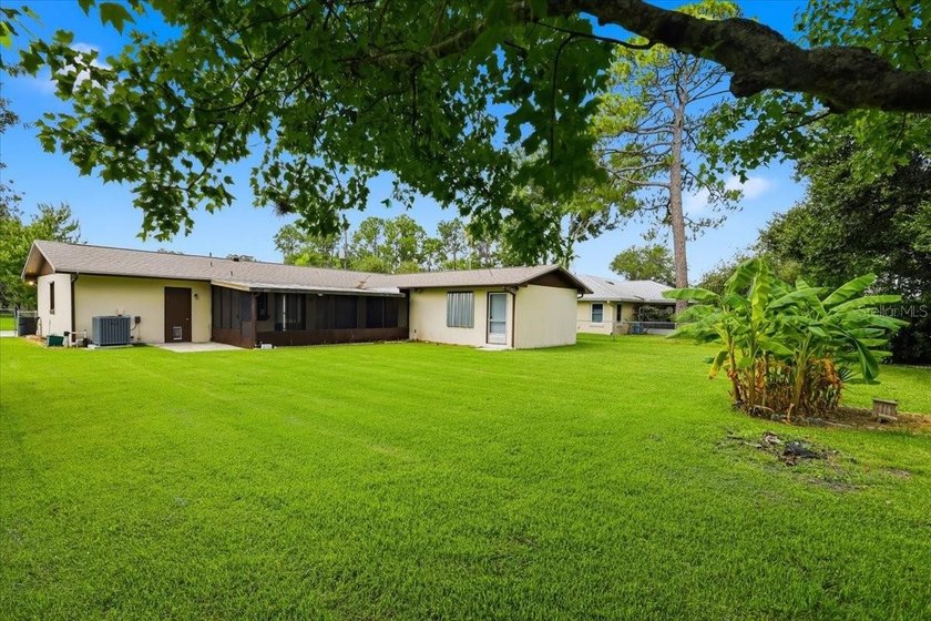 Welcome home to 10 Fenwick Lane, a charming starter home or - photo 3