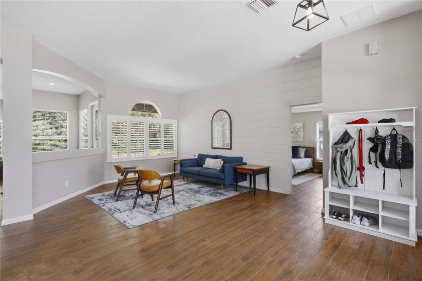 Virtually Staged. Welcome to this beautifully maintained - photo 7
