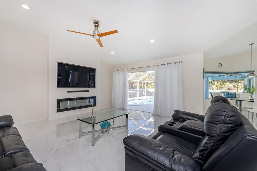 Impressive 4 Bedroom, 3 Bedroom home with attached two car - photo 22