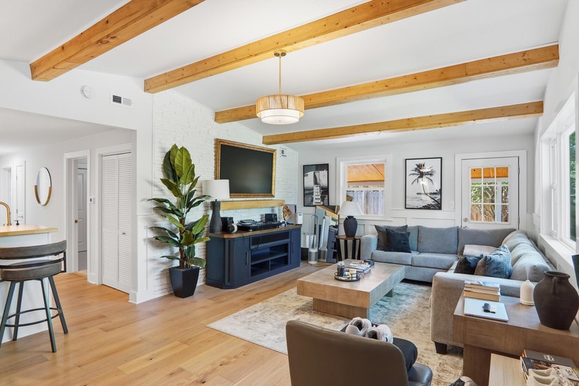 Welcome to 32 Briarcliff Dr., a beautifully updated 4-bedroom - photo 8