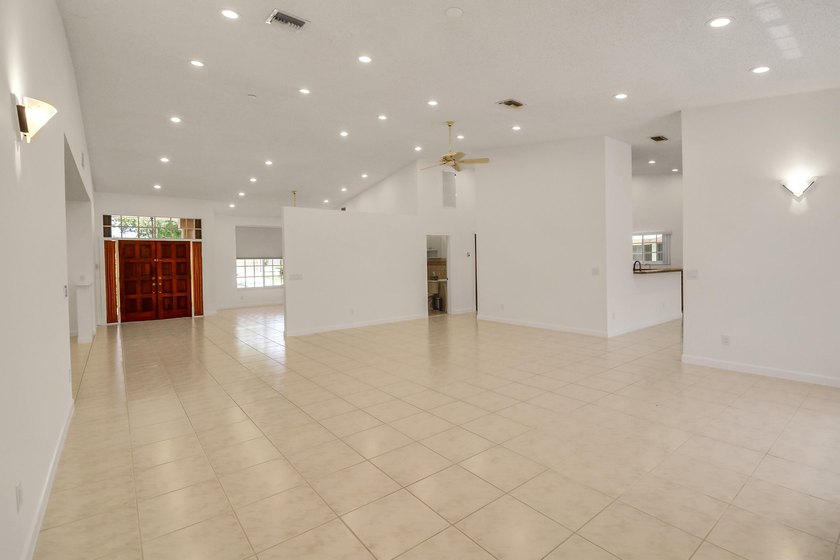 Welcome to this exceptional single-story residence in Westport - photo 12